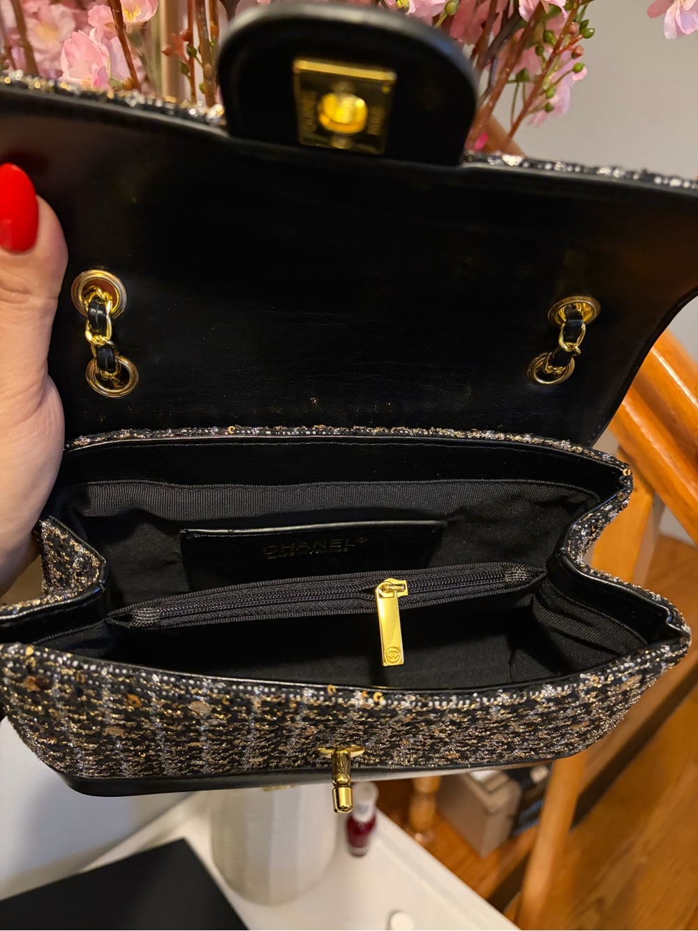 RARE DESIGNER VIP BLACK & GOLD TWEED SHOULDER BAG